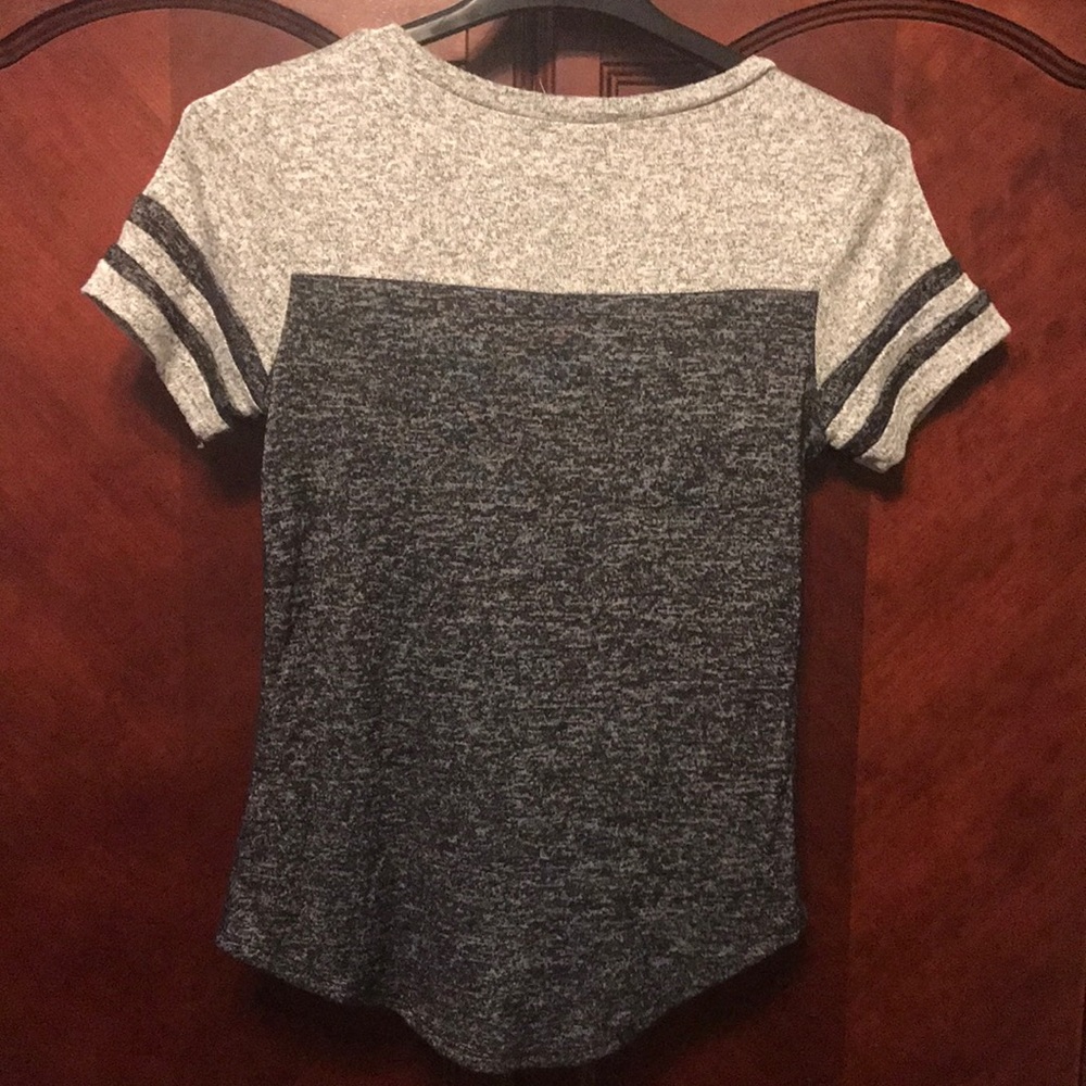 Women's tee - Picture 2 of 4